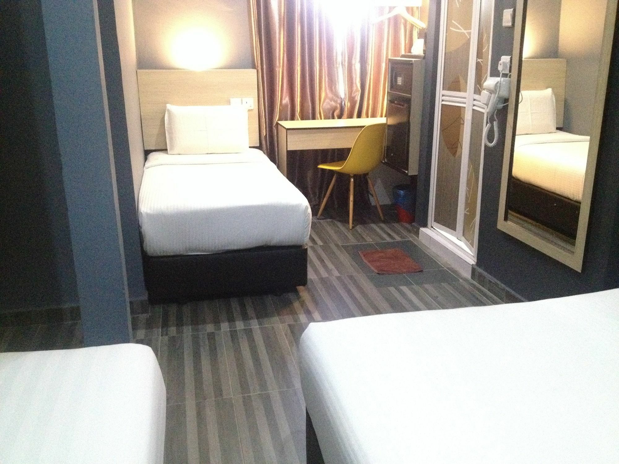 Dj Citi Inn Hotel Kuala Terengganu Dış mekan fotoğraf